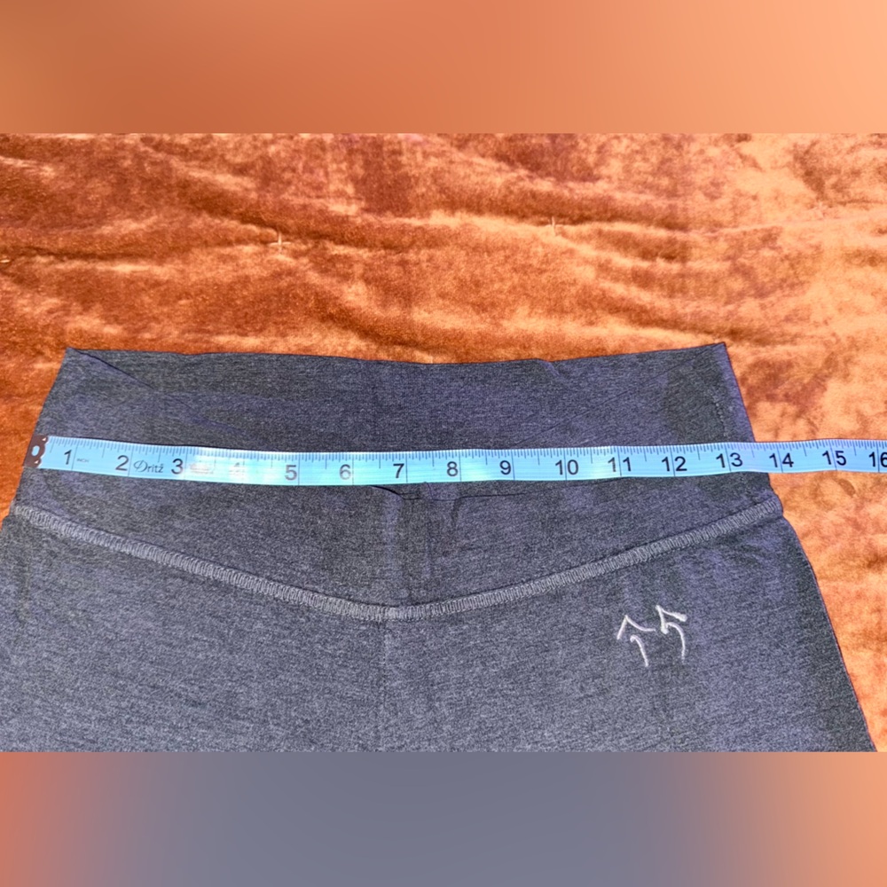 Green Apple Active grey crop leggings - medium - Picture 4 of 6